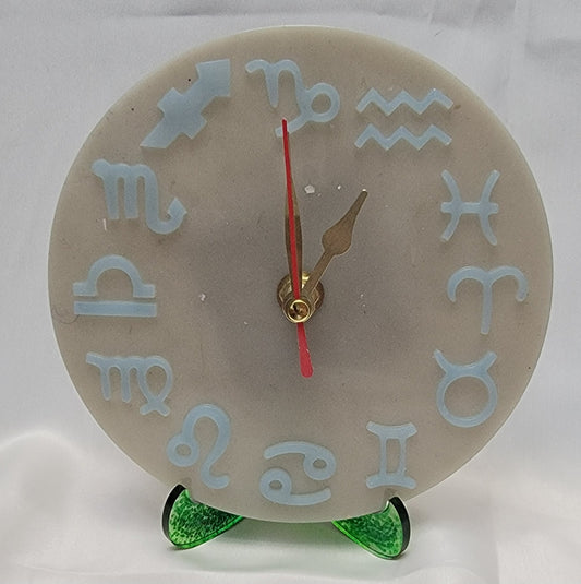 Desk / Table Clock (C)